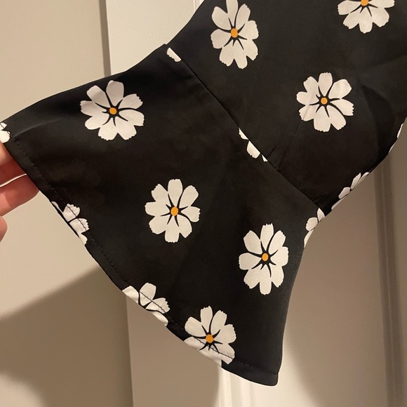 Nasty Gal Daisy Blouse - Picture 2 of 3